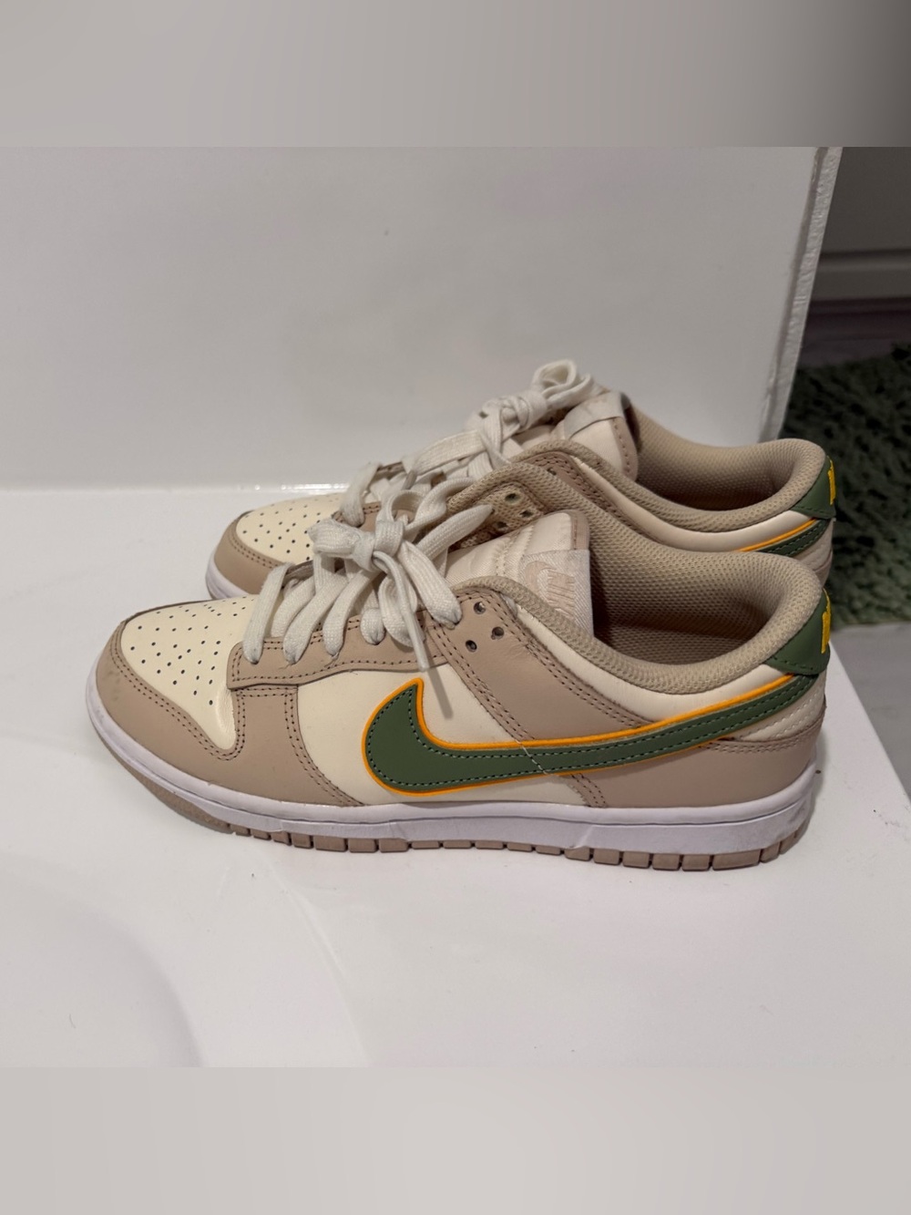 Nike Low-Top Sneakers in Cream, Beige & Olive with Orange Trim